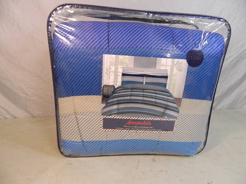 New Twin XL Aeropostable 5 Piece Comforter Set