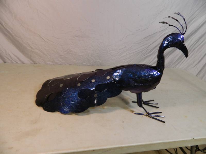 New Beautiful Handmade Recycled Metal Garden Art Peacock