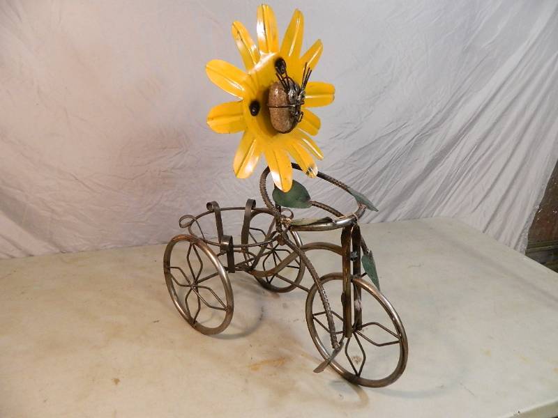 New Handmade Recycled Metal Sunflower Bike Planter Garden Art