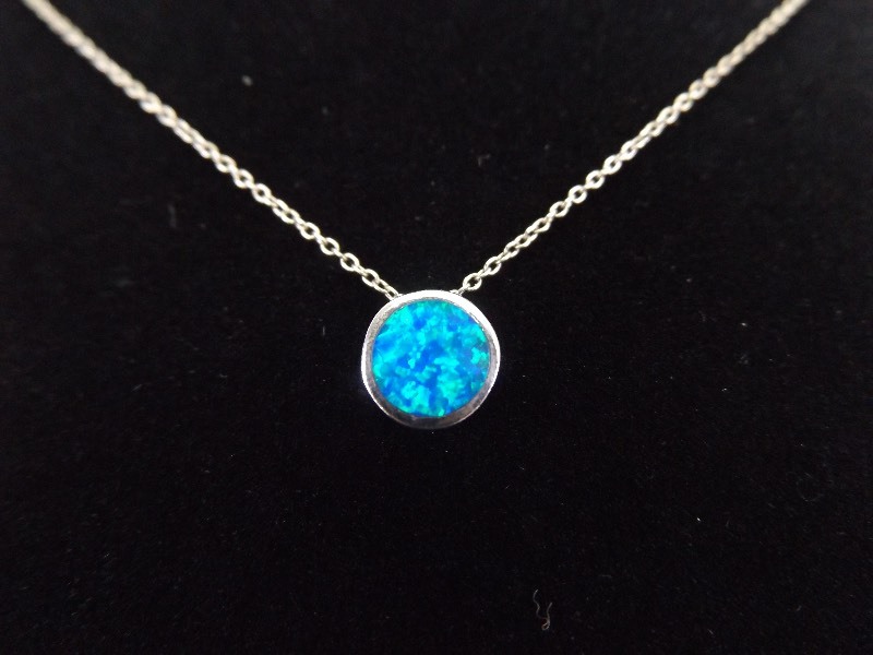 lot 7 image: .925 Sterling Silver Inlayed Opal Pendant Necklace
