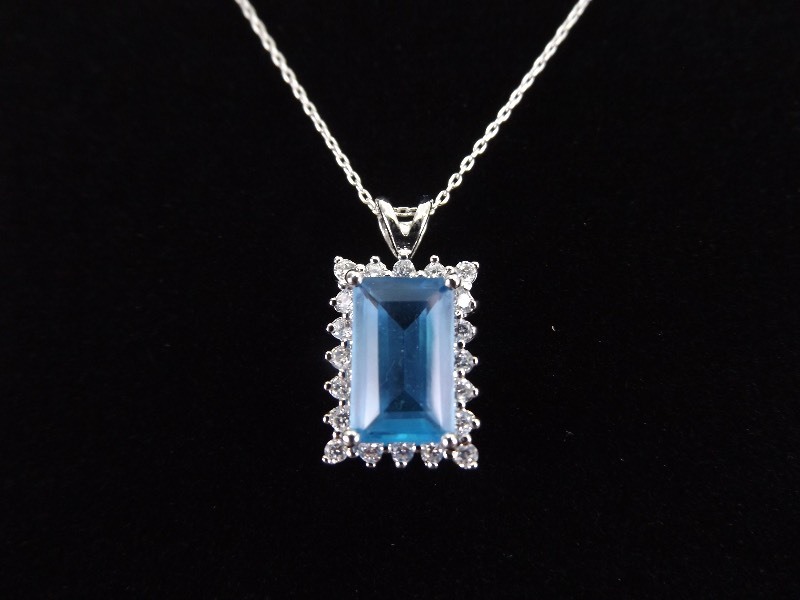 lot 8 image: .925 Sterling Silver&nbspTopaz&nbspCrystal Pendant Necklace