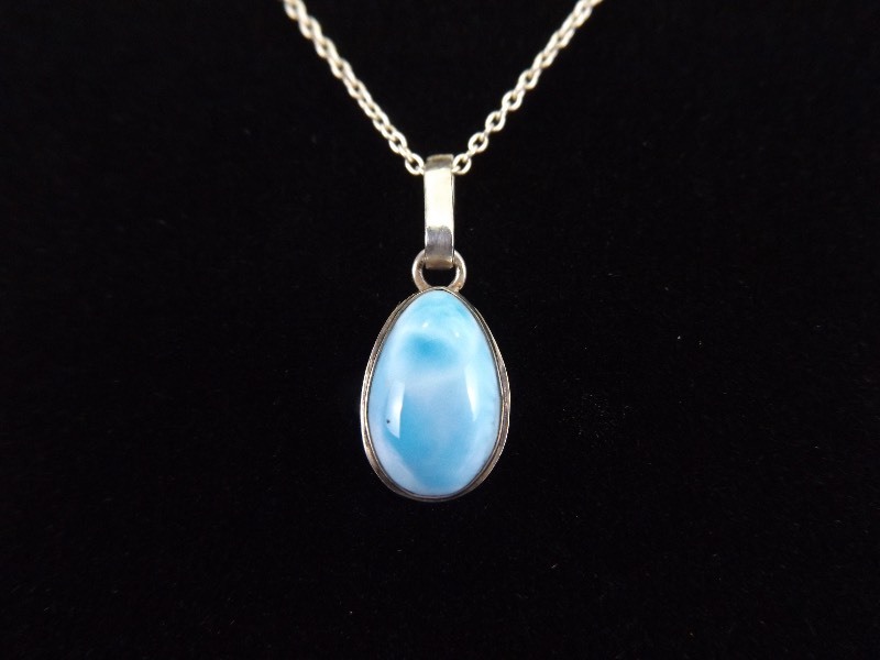 lot 10 image: .925 Sterling Silver Larimar Cabochon Pendant Necklace