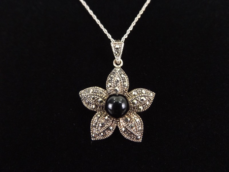 lot 15 image: .925 Sterling Silver Art Nouveau Flower Pendant Necklace