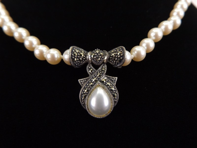 lot 17 image: .925 Sterling Silver Art Nouveau Pearl Necklace