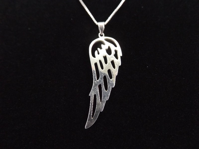 lot 18 image: .925 Sterling Silver Wing Pendant Necklace