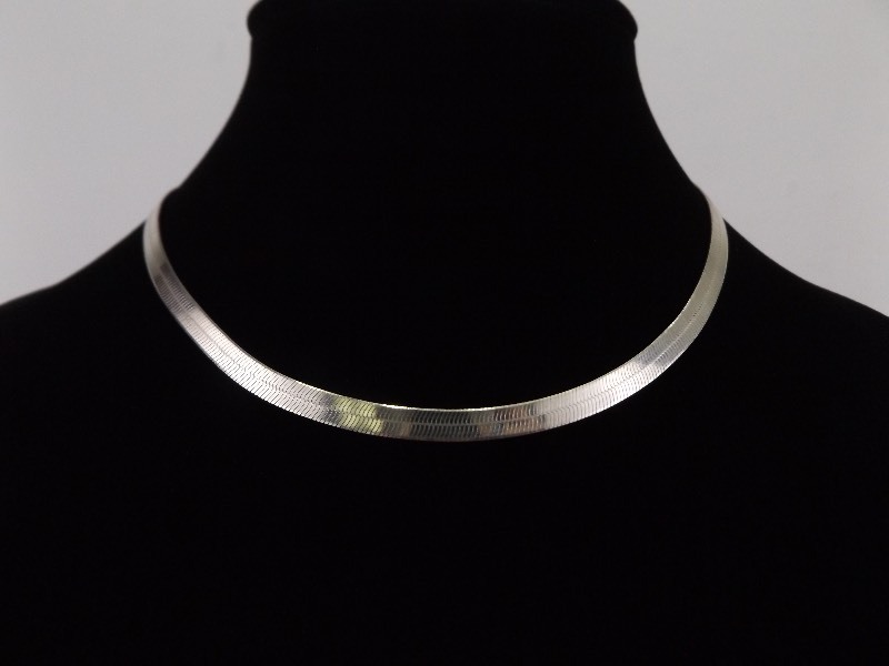 lot 20 image: .925 Sterling Silver Herringbone Necklace