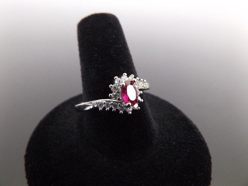 lot 26 image: .925 Sterling Silver Garnet Crystal Ring Size 9