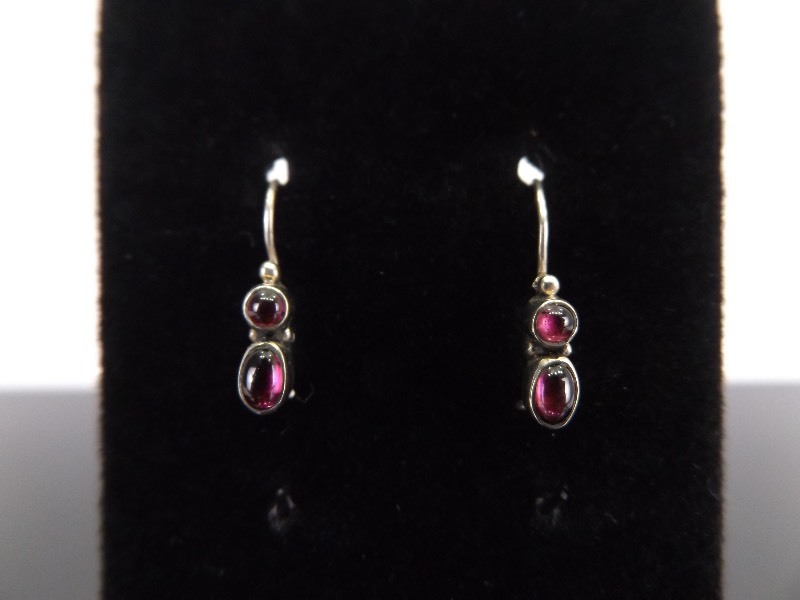 lot 71 image: .925 Sterling Silver Garnet Cabochon Hook Latch Earrings