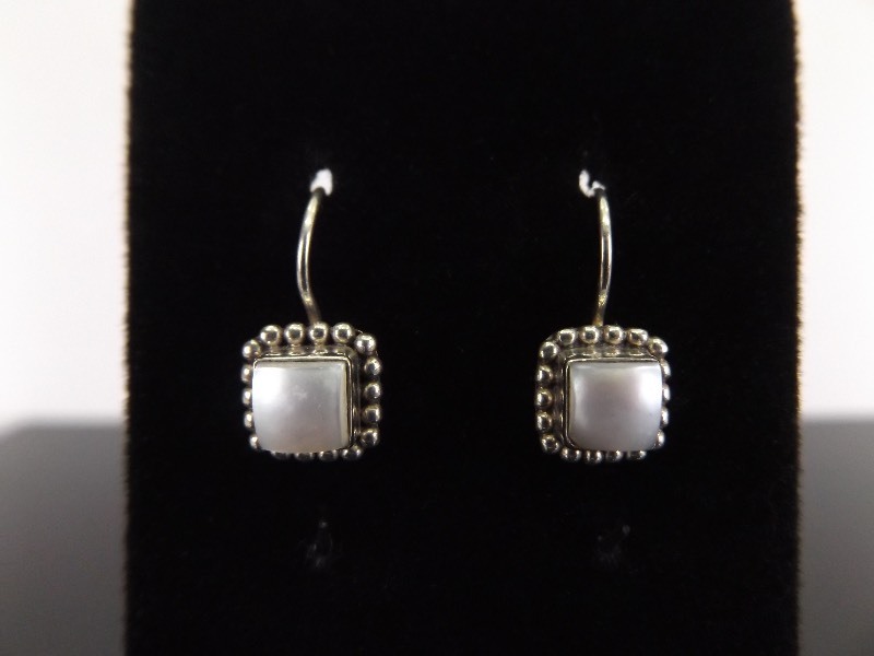 lot 81 image: .925 Sterling Silver Square Pearl Hook Earrings