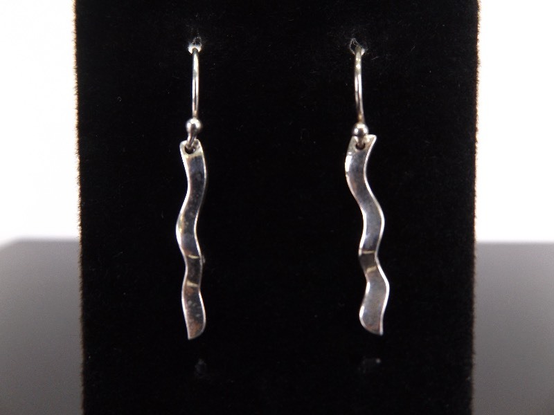 lot 95 image: .925 Sterling Silver Artisan Dangle Hook Earrings