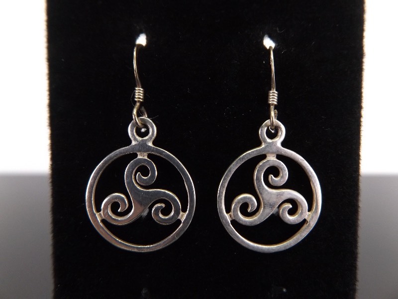 lot 97 image: .925 Sterling Silver Celtic Dangle Hook Earrings