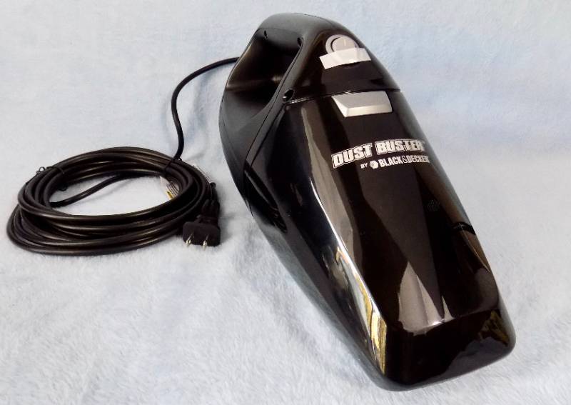lot 25 image: (never used) All-In-One Black & Decker Corded Hand Vac  Blower  Inflator