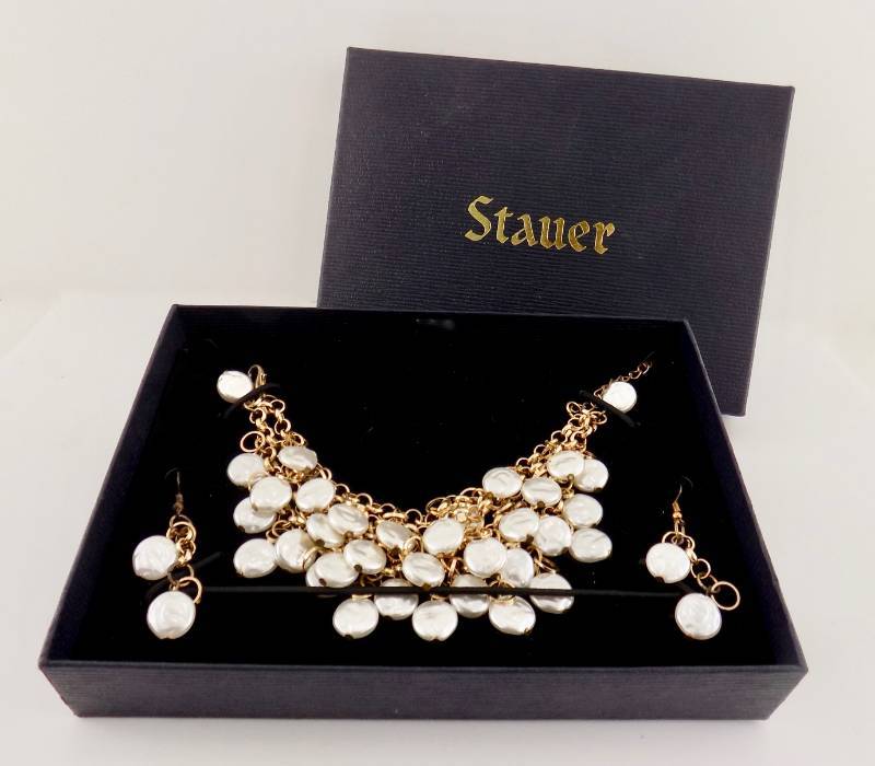 lot 17 image: (5) Pieces of Faux Pearls Jewelry - Coin & Round Pearl