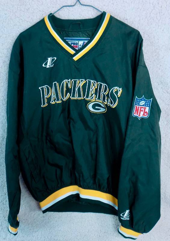 lot 5 image: (never worn) - Medium - Green Bay Packer  NFL Pro Line Pullover Embroidered Polyester V-Neck Jacket