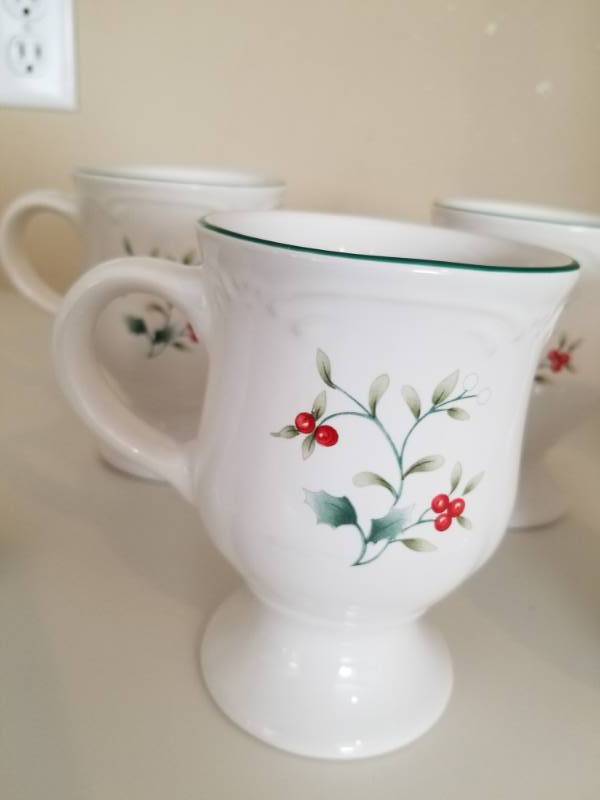 lot 95 image: Winterberry Holiday Teacups by Pfaltzgraff
