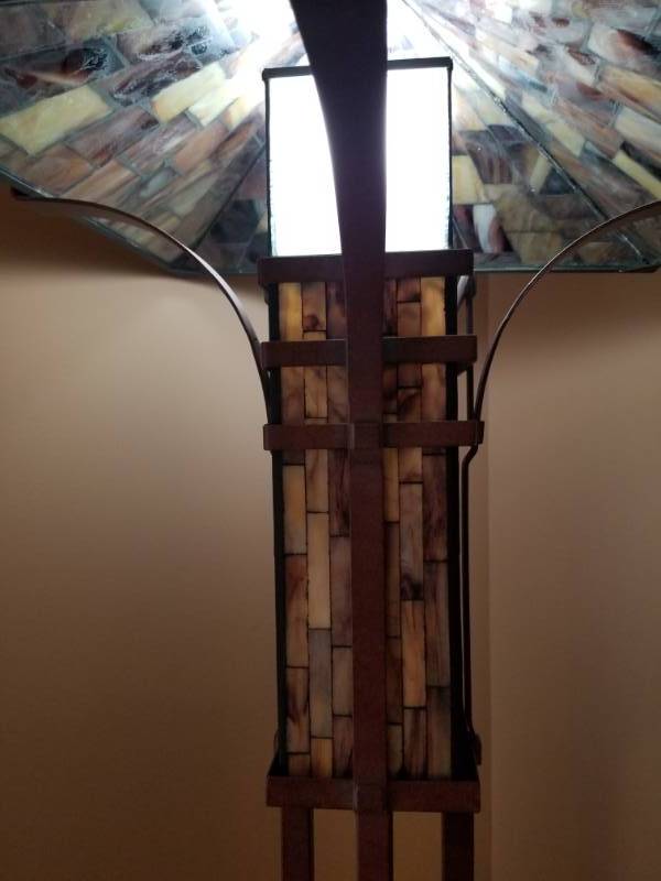 lot 25 image: Quiozal Prairie Mission Stained Glass Floor Lamp