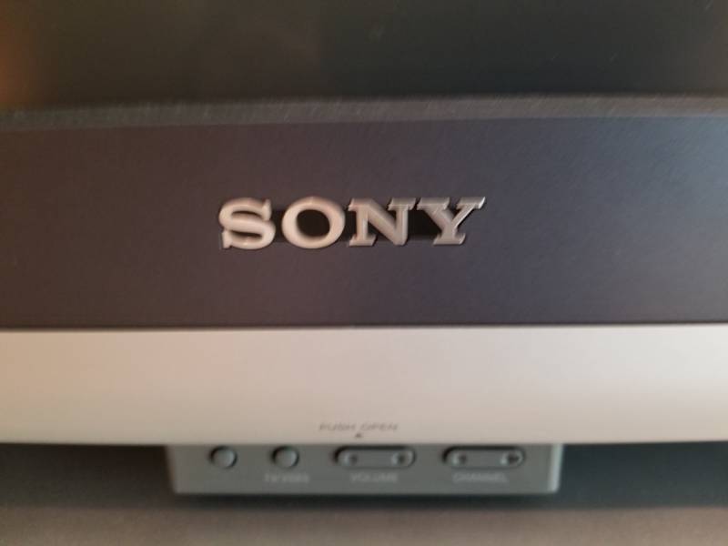 lot 100 image: Sony Grand WEGA 3LCD Rear Projection Television