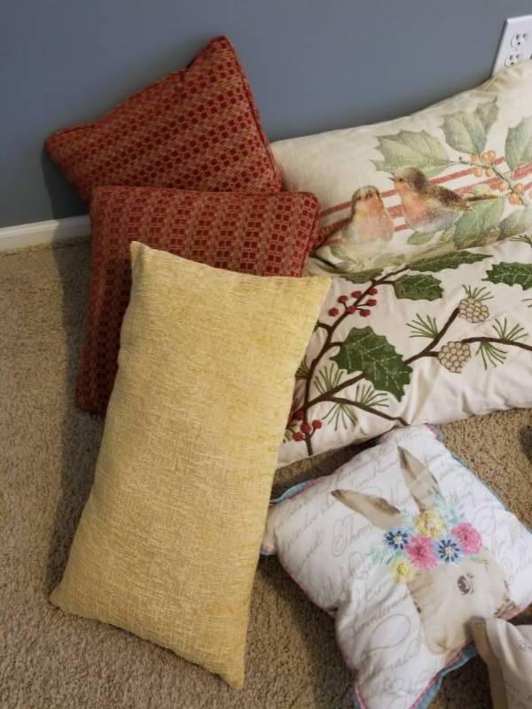 lot 77 image: Lovely Collection of Luxury Springtime Throw Pillows by Marshall Fields