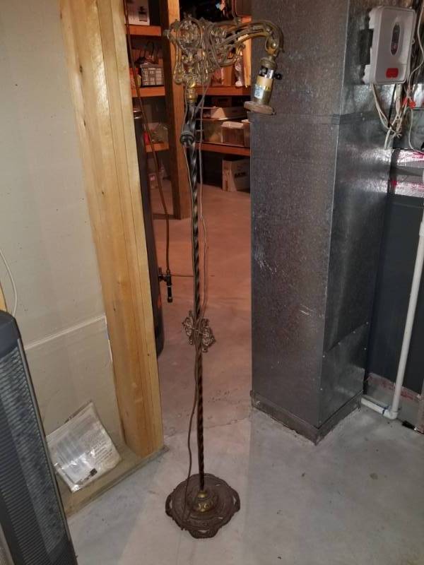 lot 59 image: Antique Brass Floor Lamp