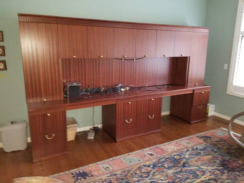 lot 31 image: Atheneum Office System from Tuohy Furniture
