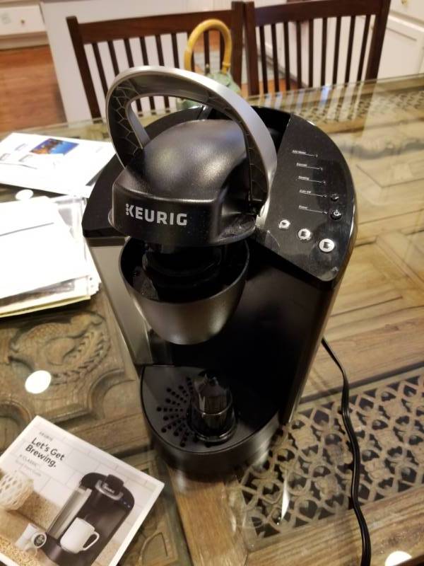 lot 85 image: Keurig Single Cup Coffee Brewer