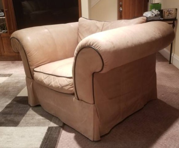 lot 16 image: Leather Distressed Club Chair