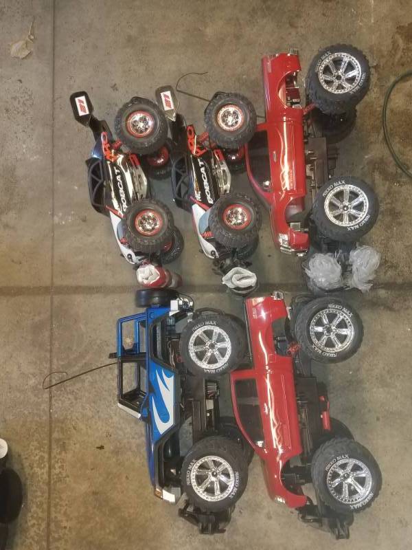 lot 24 image: Remote Control Boats and Car Collection