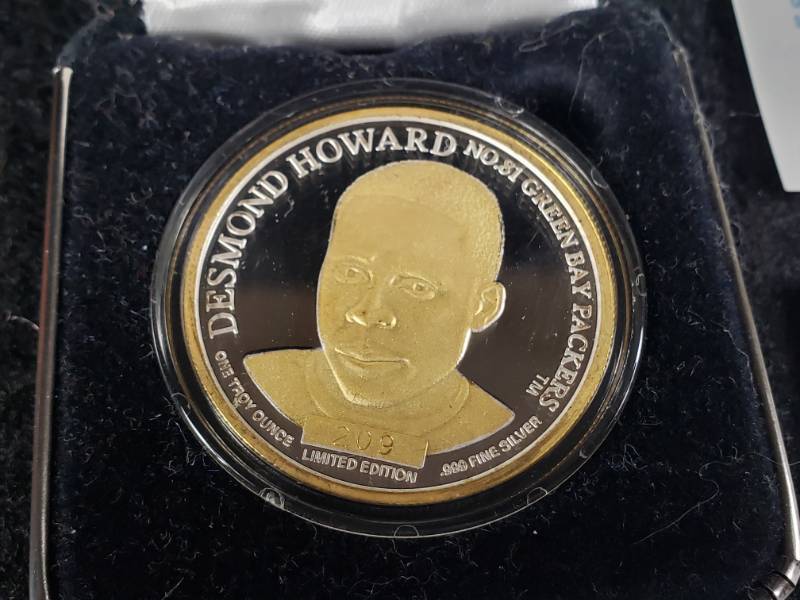 lot 27 image: 1 Ounce .999 Silver Green Bay Packers Desmond Howard Limited Edition Superbowl 31 Champions Coin