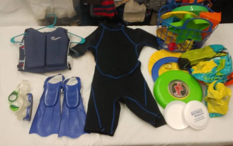 lot 22 image: Little Swimmer Beach Related, Wet Suit Gap Size Med (About Youth Size 5-7), Fins, Goggles, Frisbees & Bag Of New Beach Toys