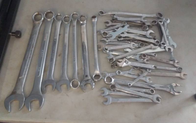 lot 7 image: Large Assortment Of Combination Wrenches Up To 1-14