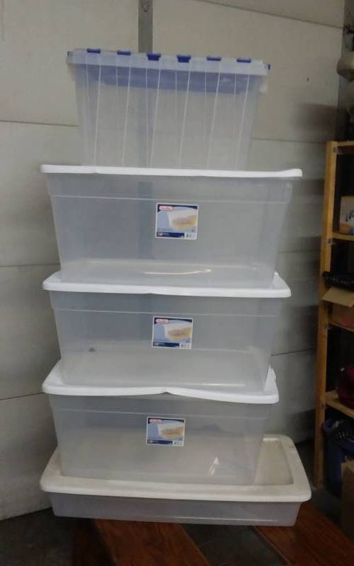 lot 34 image: Lot Of Assorted Tote Bins With Lids (Some Of Damaged Lids)