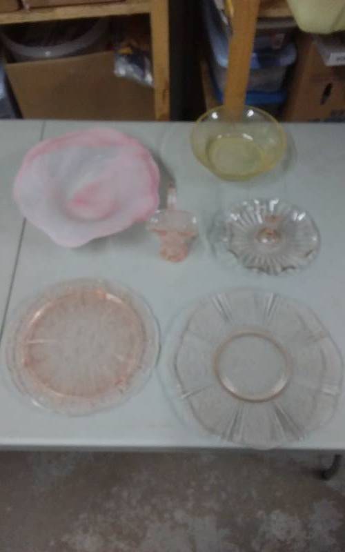 lot 45 image: Lot Of Pink GlassDepression Glass