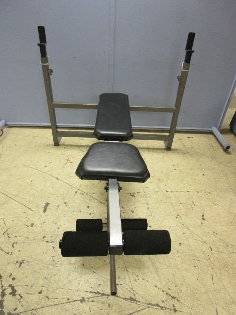 lot 504 image: WEIGHT BENCH