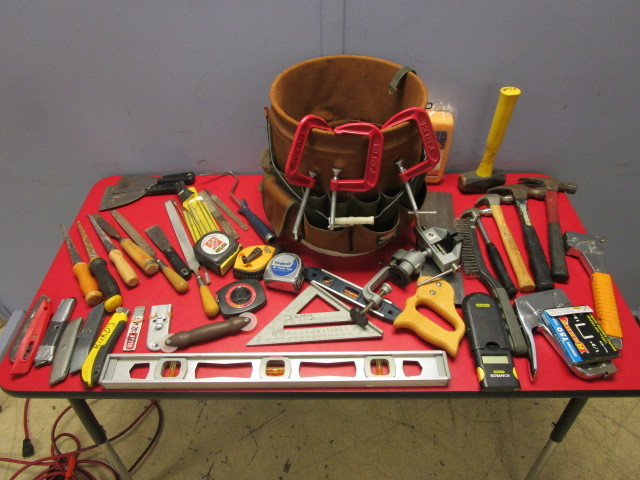 lot 513 image: ASSORTED HAND TOOLS