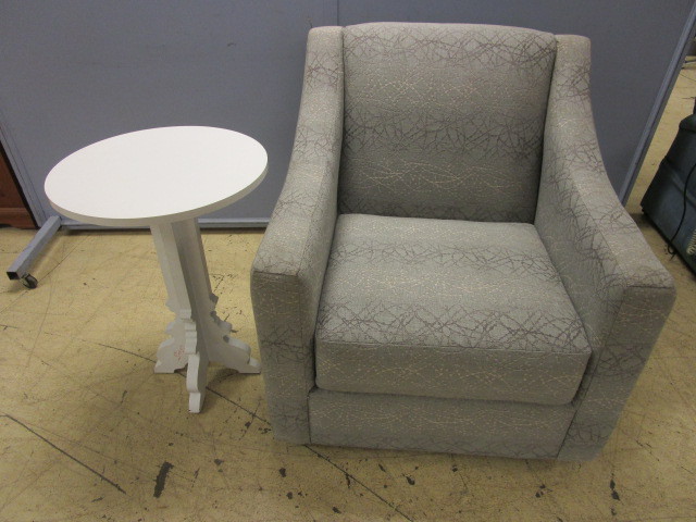 lot 516 image: BAUHAUS SWIVEL ARM CHAIR AND PEDESTAL TABLE
