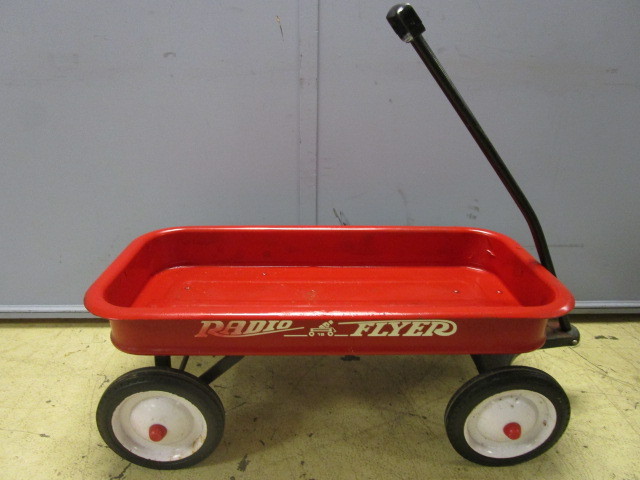 lot 525 image: RADIO FLYER WAGON