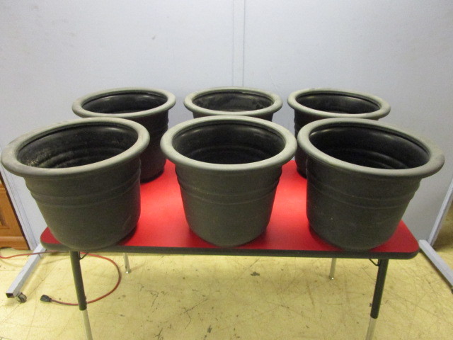 lot 536 image: PLANTER POTS
