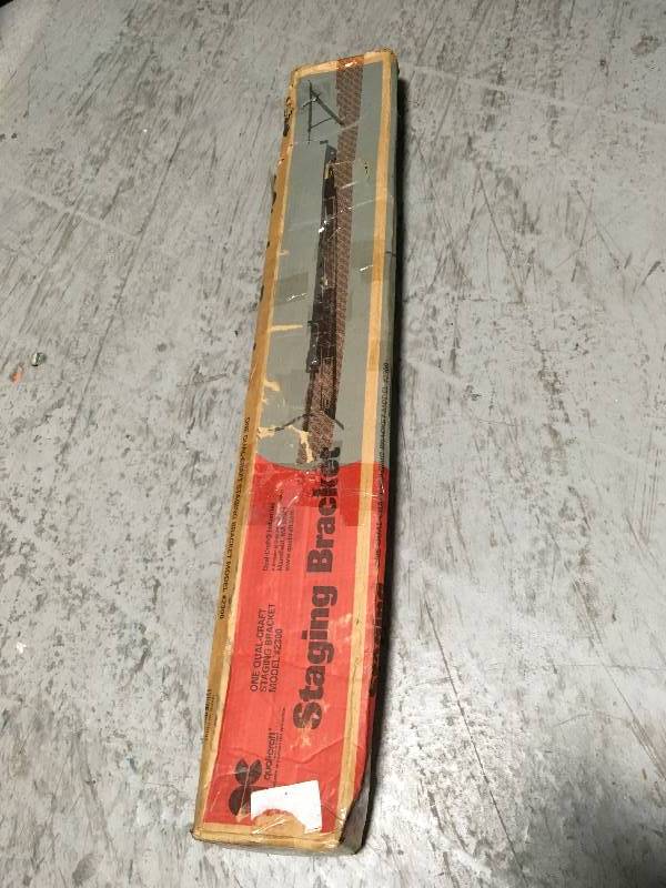 lot 131 image: Qualcraft Steel Side Wall Carpenters (Staging) Bracket #2300  in good condition