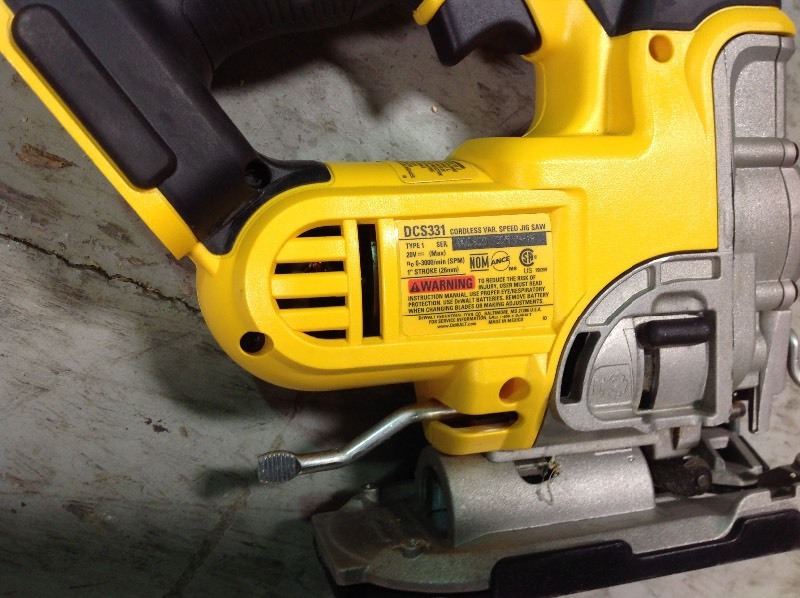 lot 158 image: DEWALT 20-Volt Max Lithium-Ion Cordless Jig Saw (Tool-Only) in working conditions