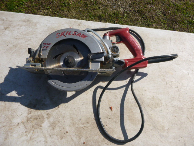 lot 54 image: Skilsaw 7 14 Worm Drive Saw