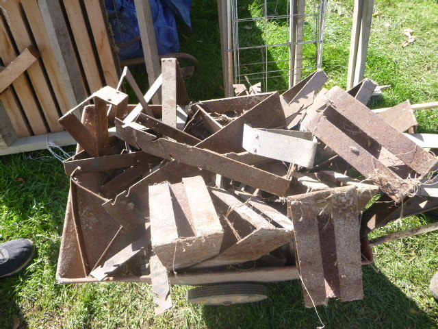 lot 96 image: Garden Cart full of Roofing Jacks