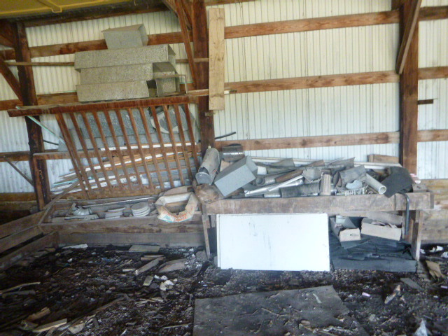 lot 104 image: Lot of Miscellaneous Metal