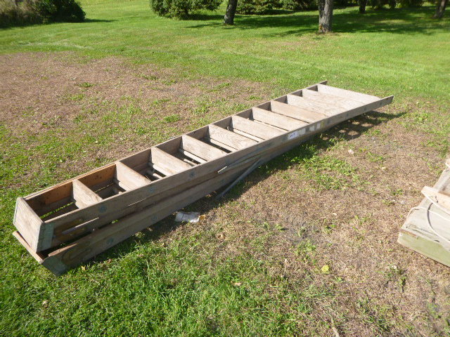 lot 113 image: 2 Wooden Ladders