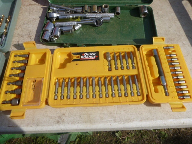 lot 119 image: Toolboxes and Drill Bits