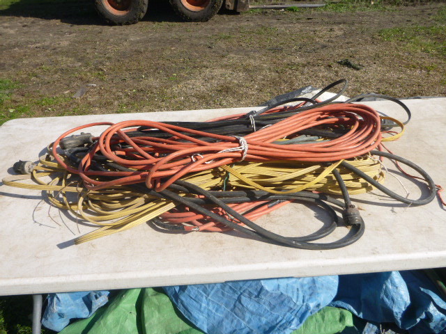 lot 121 image: Extensions Cords