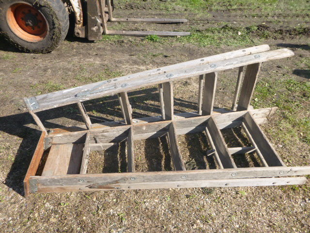lot 123 image: 2 Wooden Ladders