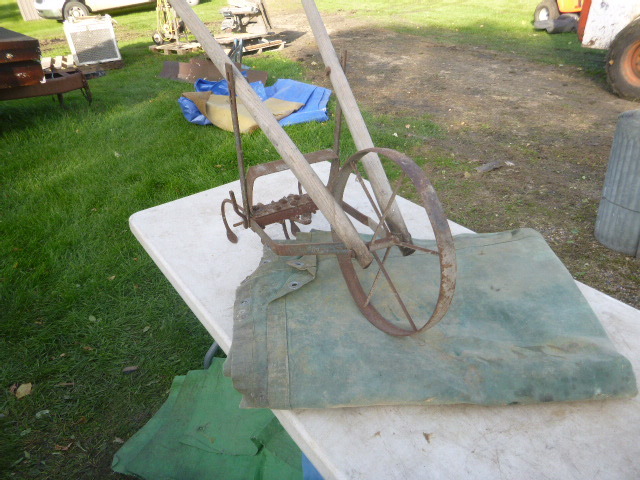 lot 146 image: Antique Garden Hand Cultivator