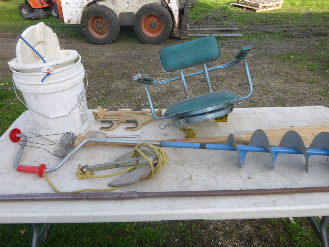 lot 151 image: Fishing Items