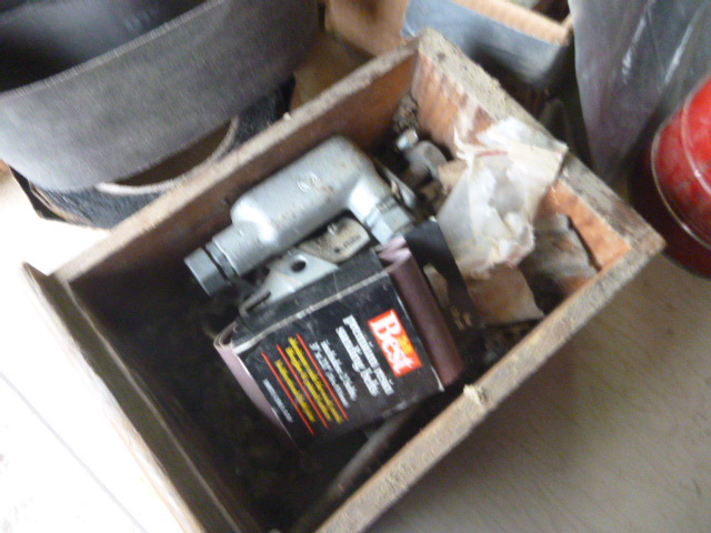 lot 210 image: Miscellaneous Garage Items