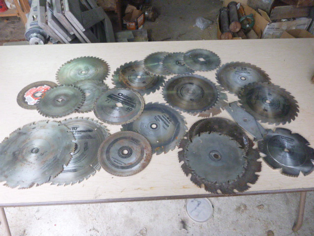 lot 212 image: Miscellaneous Saw Blades